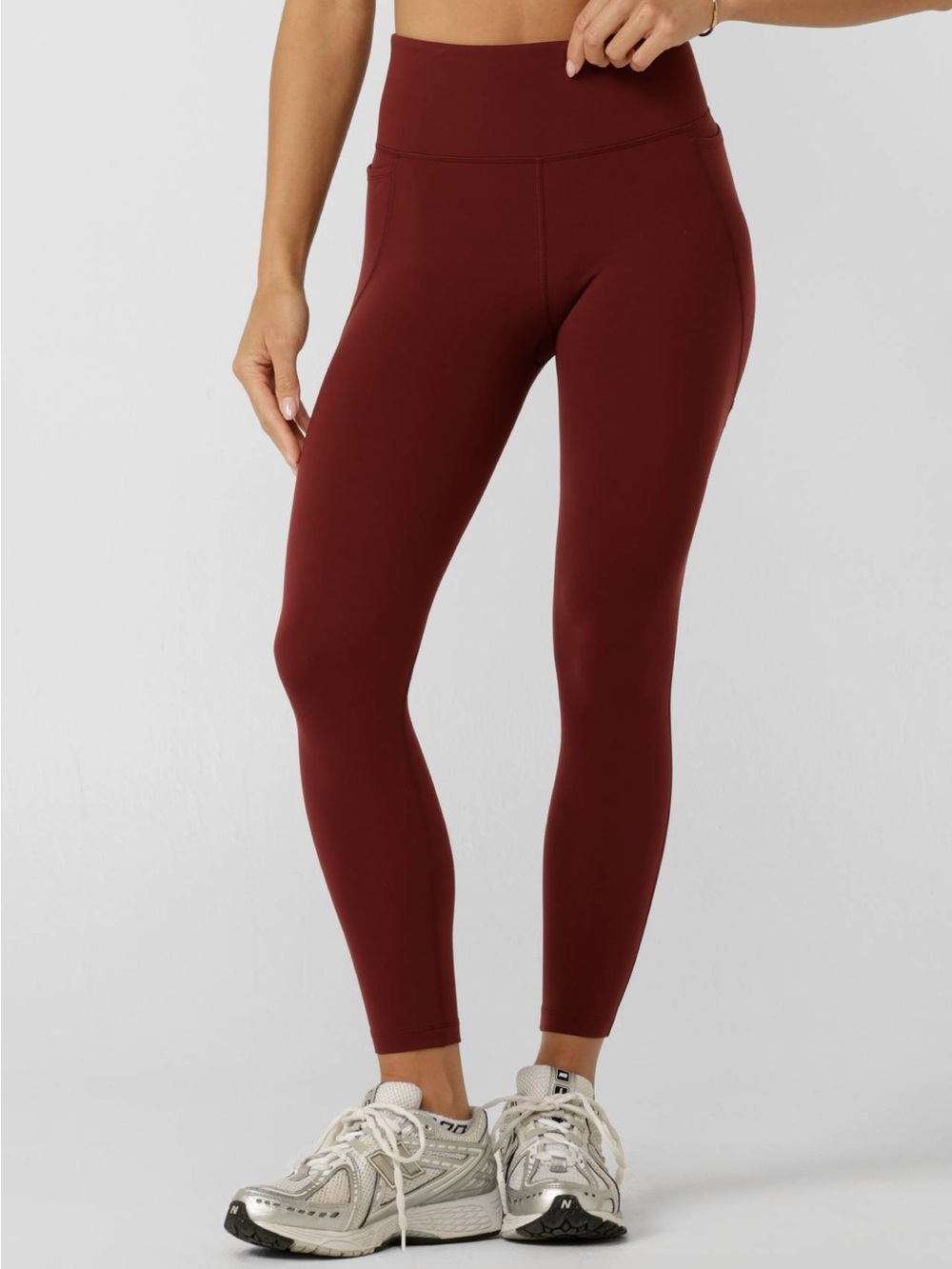 Lorna Jane Amy No Chafe pocket phone 7/8 burgundy crop leggings size small